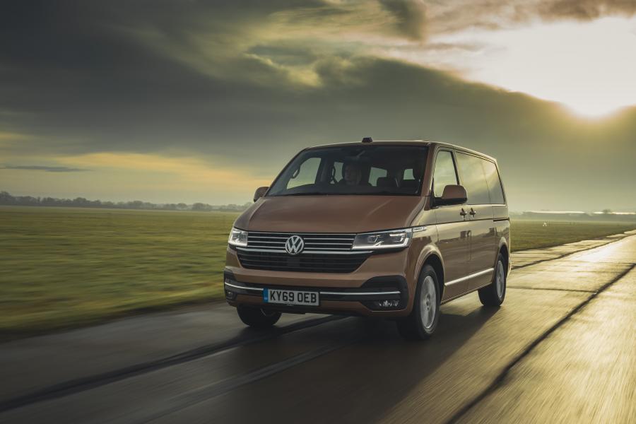  Volkswagen Caravelle (T6.1) 2020 года  (UK) (фото 30 из 38)